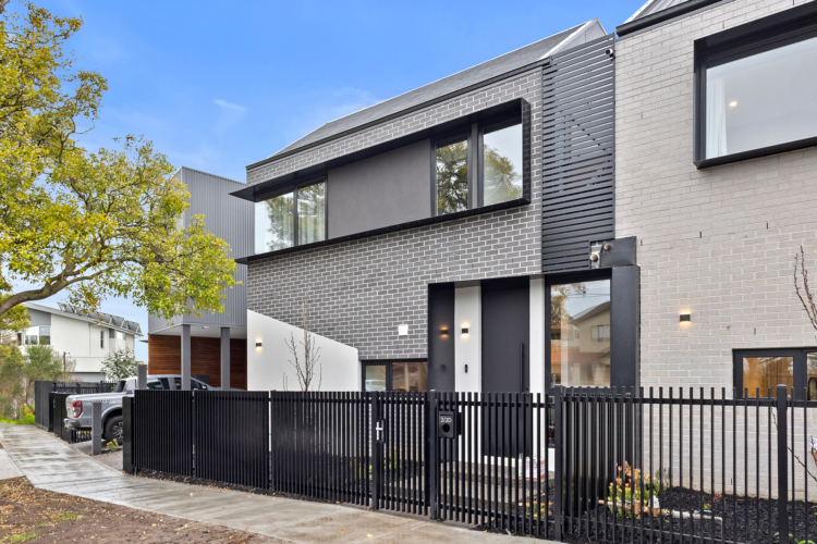 2/2d Erindale Street, MURRUMBEENA, VIC 3163 Australia