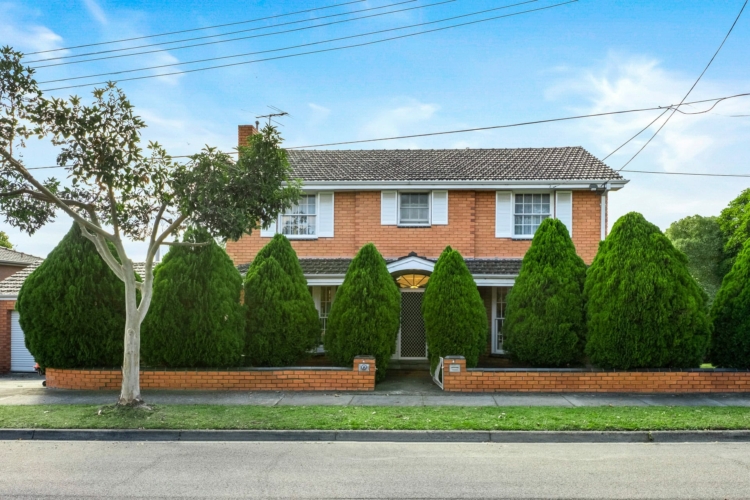 4 Blake Street, BLACKBURN NORTH, VIC 3130 Australia