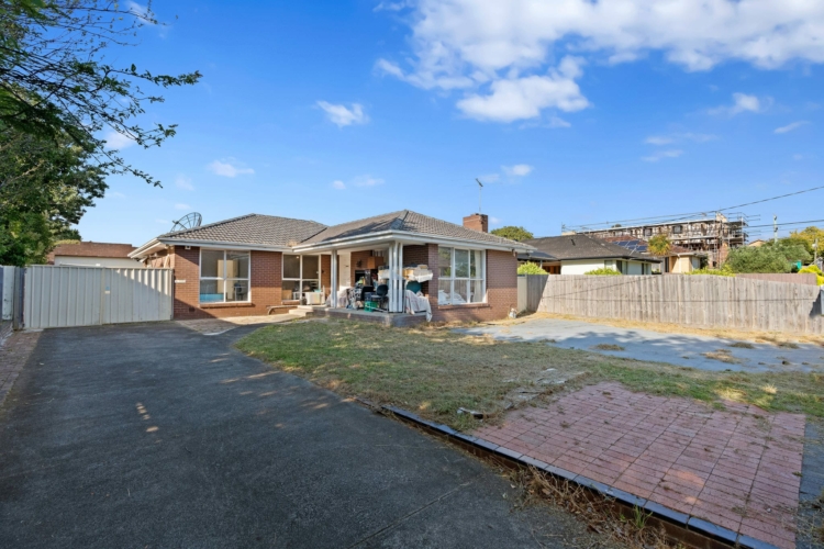 27 Hampshire Road, GLEN WAVERLEY, VIC 3150 Australia
