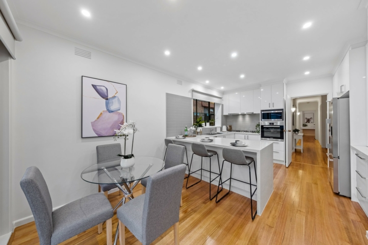 77 Rutherford Road, VIEWBANK, VIC 3084 Australia