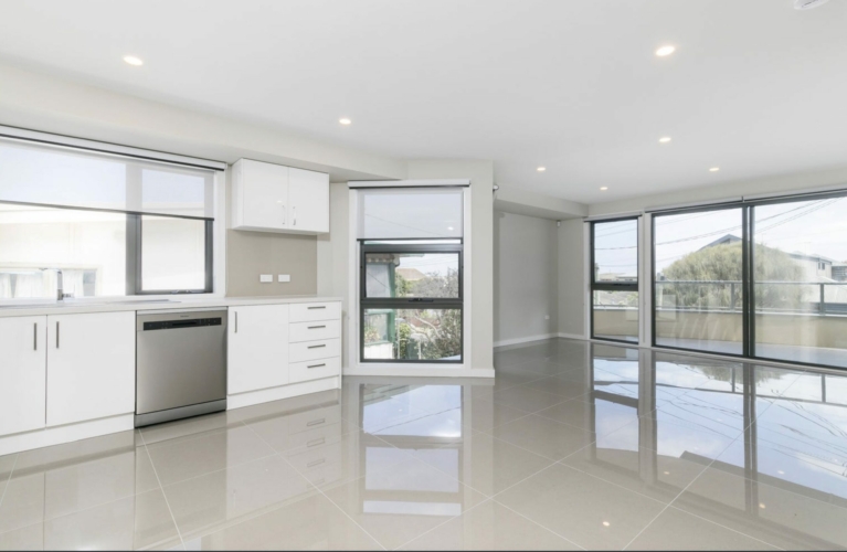 2/10 Shenfield Avenue, BONBEACH, VIC 3196 Australia