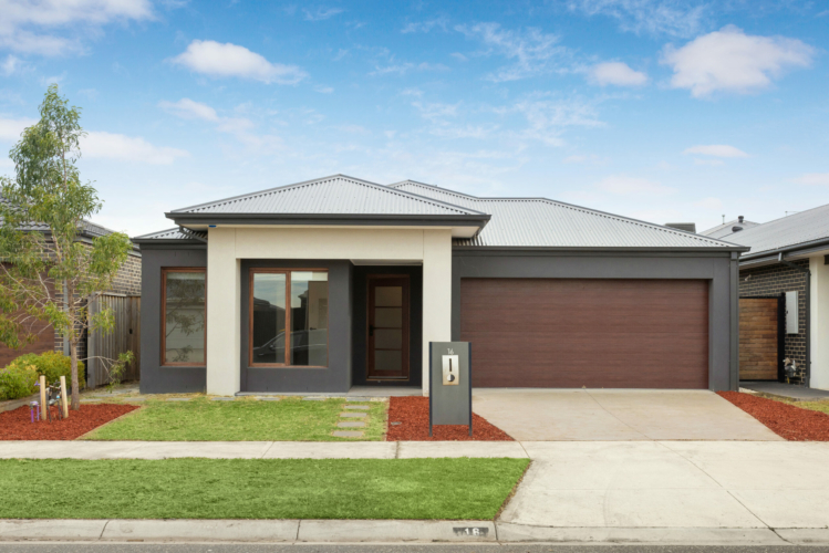 16 Babar Drive, OFFICER, VIC 3809 Australia